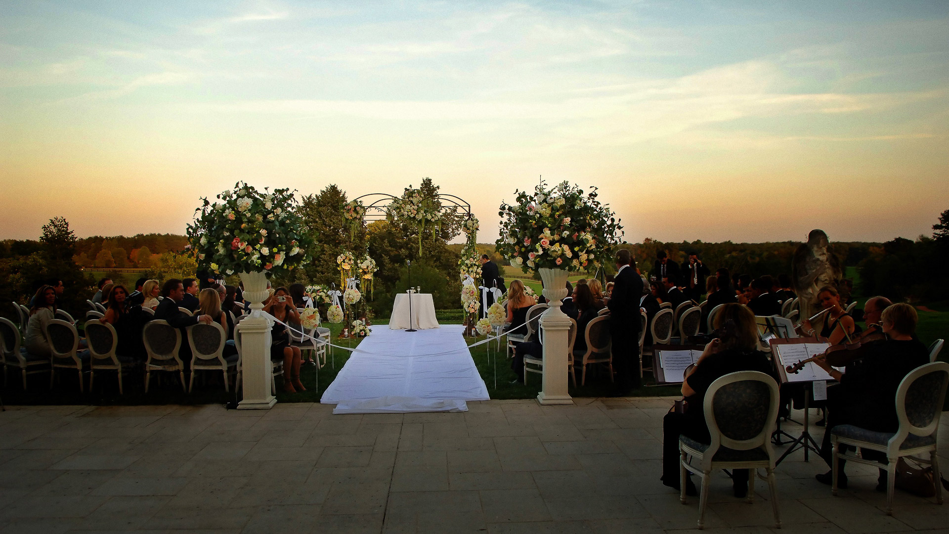 outdoor wedding ceremony, keswick hall virginia