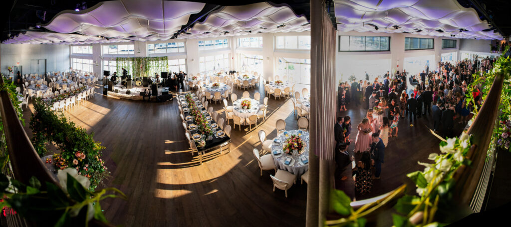 Kolor stitching | 13 pictures | Size: 10333 x 4587 | Lens: Standard | RMS: 3.73 | FOV: 257.79 x 87.28 ~ -24.94 | Projection: Mercator | Color: LDR |